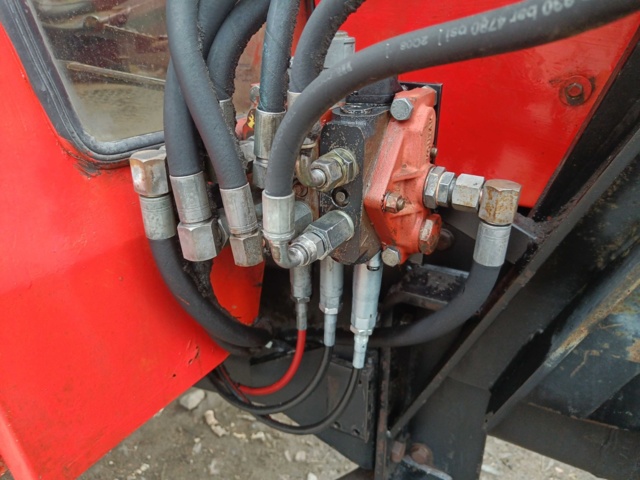 928412-32 Jordbrukstraktor Volvo BM Valmet 705 -1986