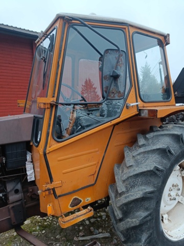 928413-29 Agricultural tractor Valmet 602 Turbo