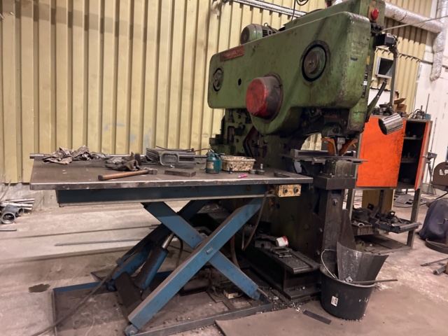 869416-4 Punching machine, Peddinghaus 210 Super 20, with lifting table & punches
