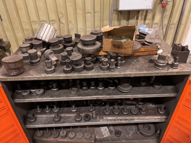 869416-22 Punching machine, Peddinghaus 210 Super 20, with lifting table & punches