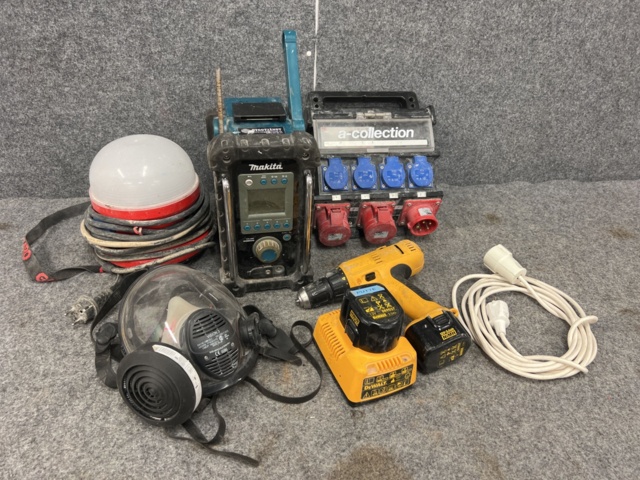 945922-1 Radio, screwdriver, breathing mask, power station