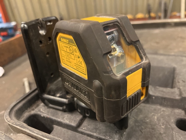 869437-2 Cross laser, DeWalt DCE088G