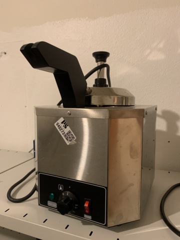 940273-1 Heated dispenser for melted cheese/melted chocolate