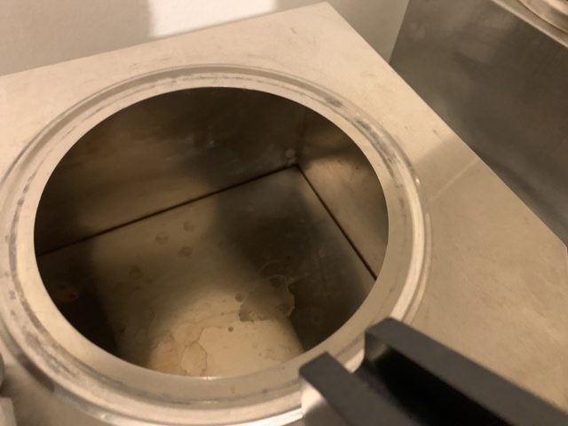 940273-4 Heated dispenser for melted cheese/melted chocolate