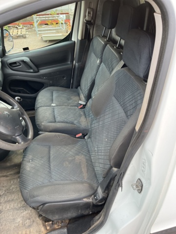 803790-32 Peugeot Partner Van Increased Payload 1.6 HDi Manual, 92hp, 2011 - DMS511