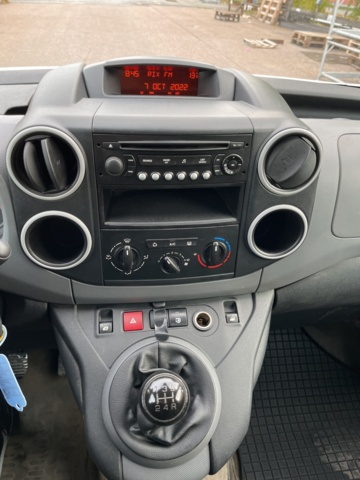 803790-37 Peugeot Partner Van Increased Payload 1.6 HDi Manual, 92hp, 2011 - DMS511