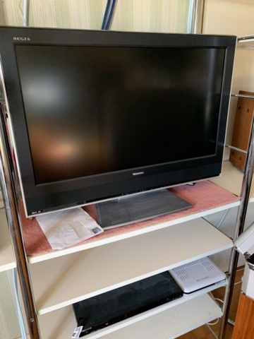 940342-1 TV 32" Toshiba, DVD player Kenwood DVF-5400