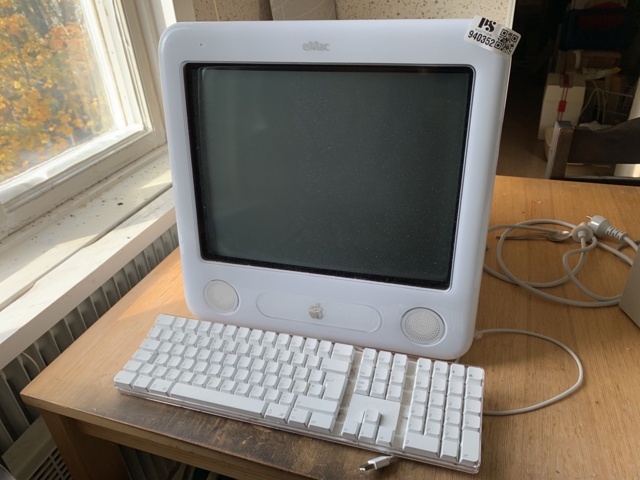 940352-2 Vintage Apple Mac computers and printers