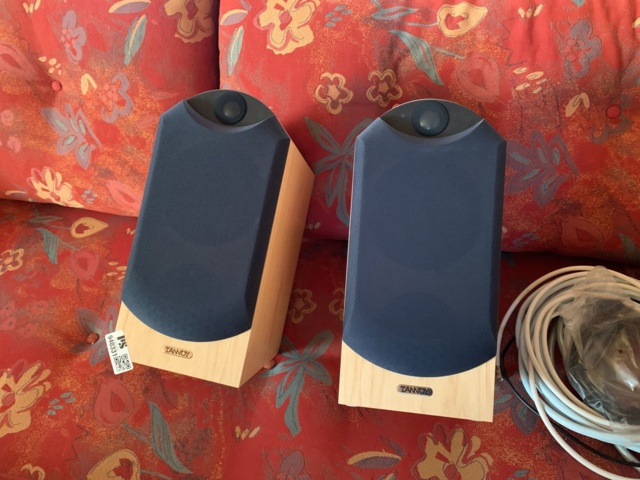 940331-1 Högtalare Tannoy Eyris 1 Sycamore, 2st