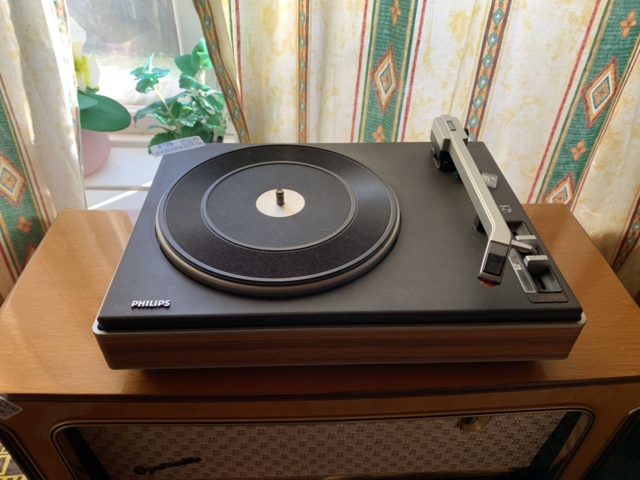 940329-1 EP player Philips 214