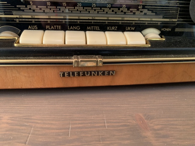 940328-2 Radio set Telefunken Operette