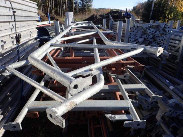 861988-8 Haki ställning