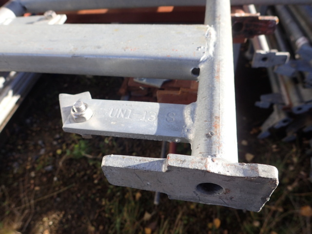 861988-9 Haki ställning