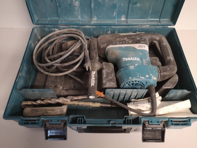880706-2 Hammer drill Makita HR4013C