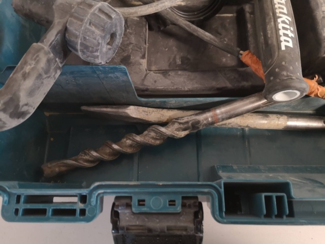 880706-4 Hammer drill Makita HR4013C