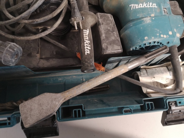 880706-5 Hammer drill Makita HR4013C