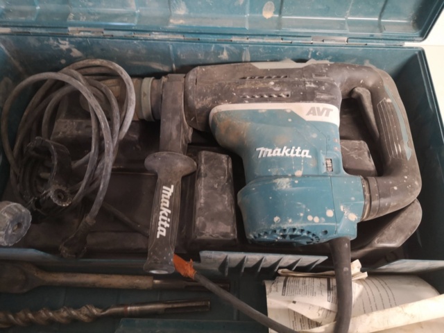 880706-6 Hammer drill Makita HR4013C