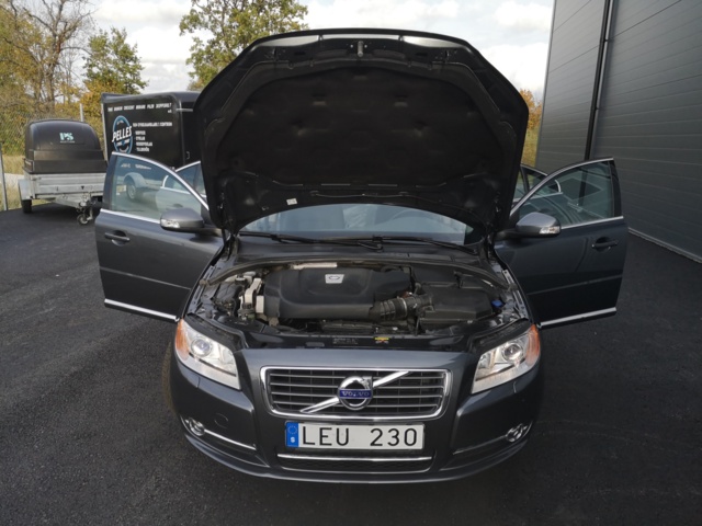 949121-33 Volvo S80 D3 - 2011