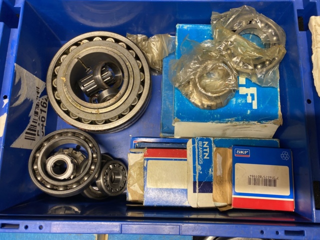 949008-4 Ball bearings and accessories