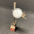 949032-1 Universal stand with indicator clock