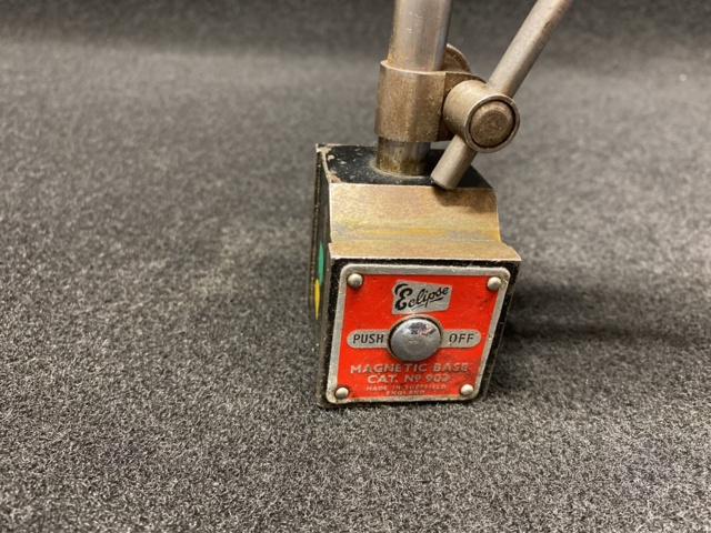 949032-3 Universal stand with indicator clock