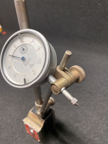 949032-5 Universal stand with indicator clock