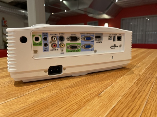 944095-3 Projector Mitsubishi VLT-XD560LP