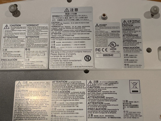 944095-6 Projector Mitsubishi VLT-XD560LP