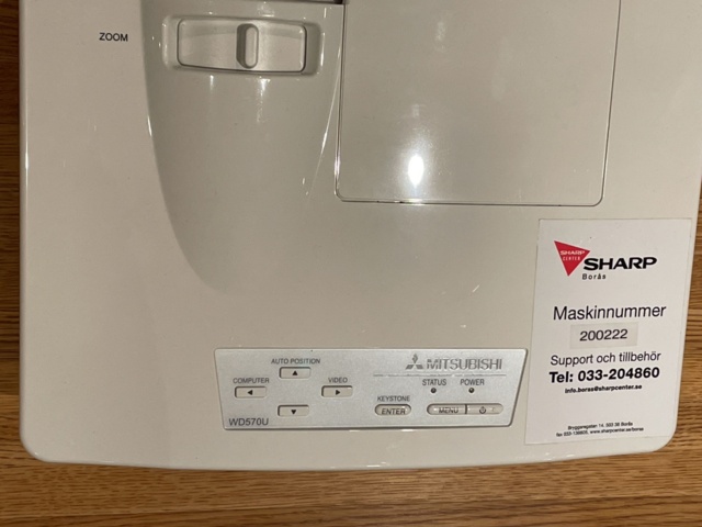 944095-7 Projector Mitsubishi VLT-XD560LP