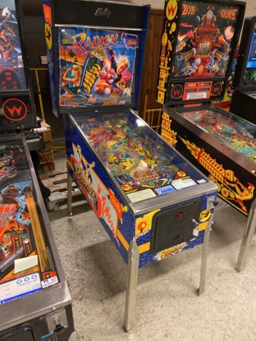 946387-3 Pinball game Radical