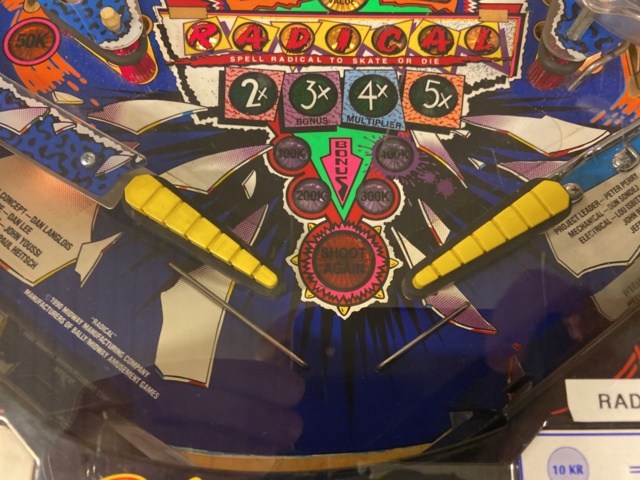 946387-7 Pinball game Radical