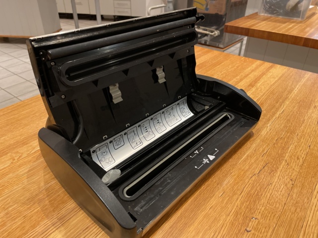 944100-2 Vacuum packer Foodsaver V2860