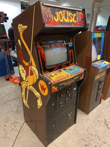 946402-3 Arcade game Joust