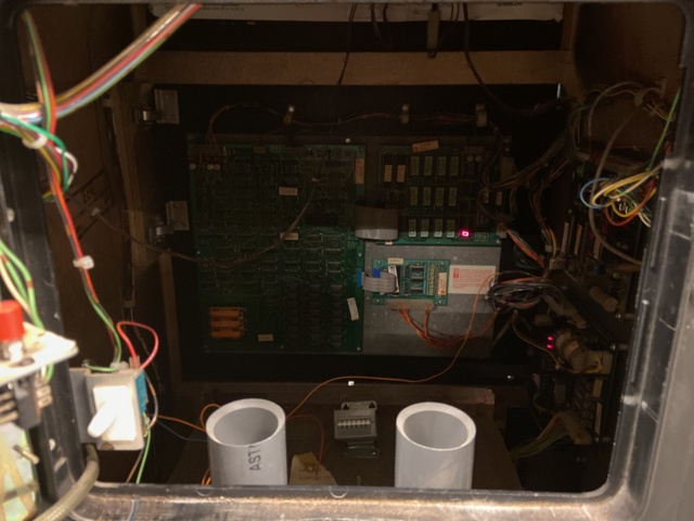 946402-8 Arcade game Joust