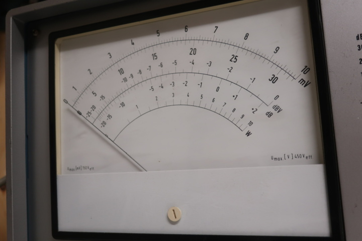 933978-4 Millvoltmeter MV5, Grundig Electronics