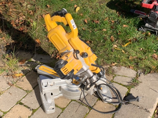 825017-4 DeWalt DWS774-QS chop / miter saw