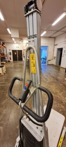 950305-2 Lightweight Lifter - Silverstone E80