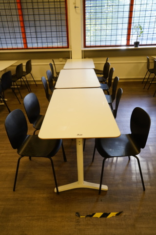 933760-1 Conference table and chairs