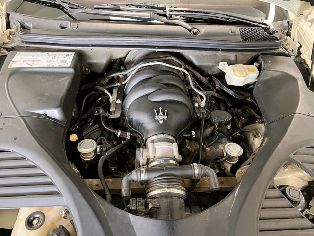 928037-64 Maserati Quattroporte 4.2 V8 - 2007