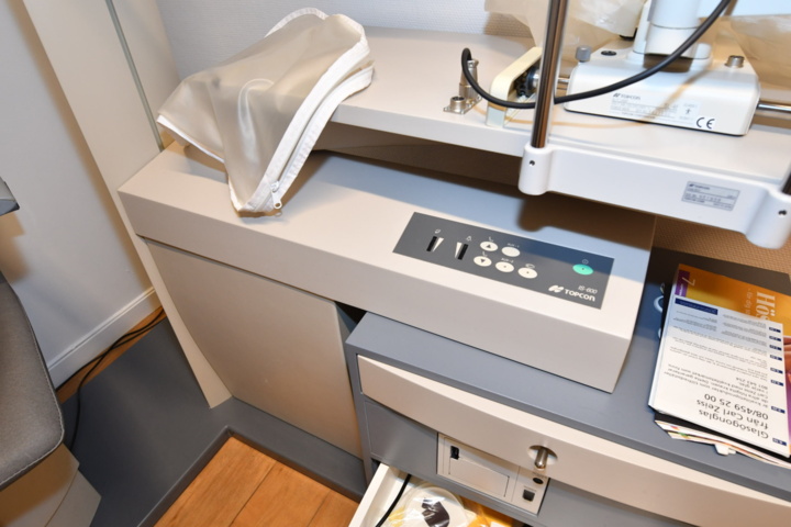 949276-7 Eye examination station TOPCON