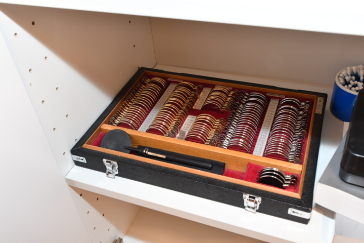 949276-10 Eye examination station TOPCON