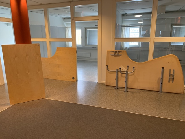 940387-1 Desk Edsbyn