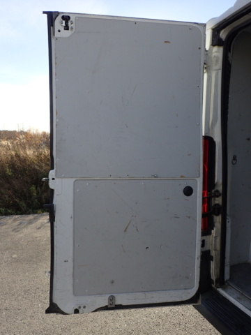 861996-64 Peugeot Boxer Van 330 2.2 HDi - 2010