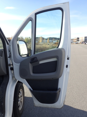 861996-77 Peugeot Boxer Van 330 2.2 HDi - 2010