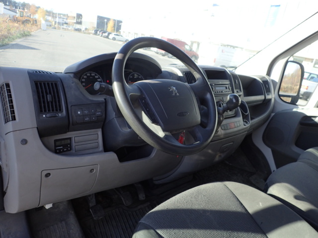 861996-90 Peugeot Boxer Van 330 2.2 HDi - 2010