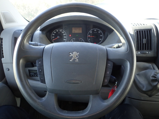 861996-95 Peugeot Boxer Van 330 2.2 HDi - 2010