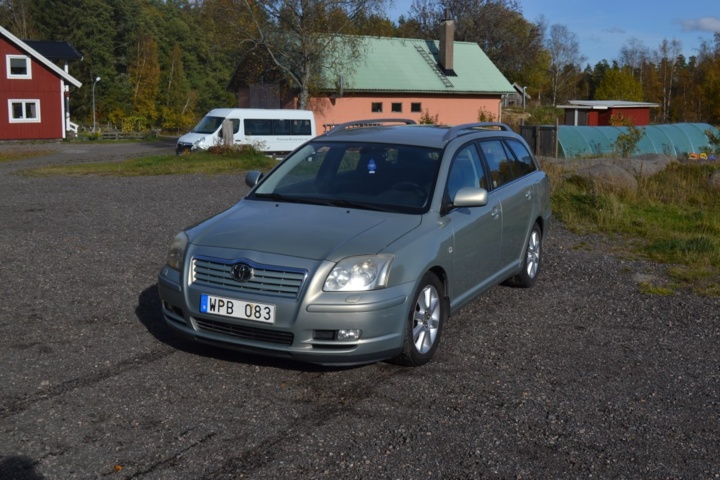 943821-1 Toyota Avensis Kombi 1.8 VVT-i - 2005