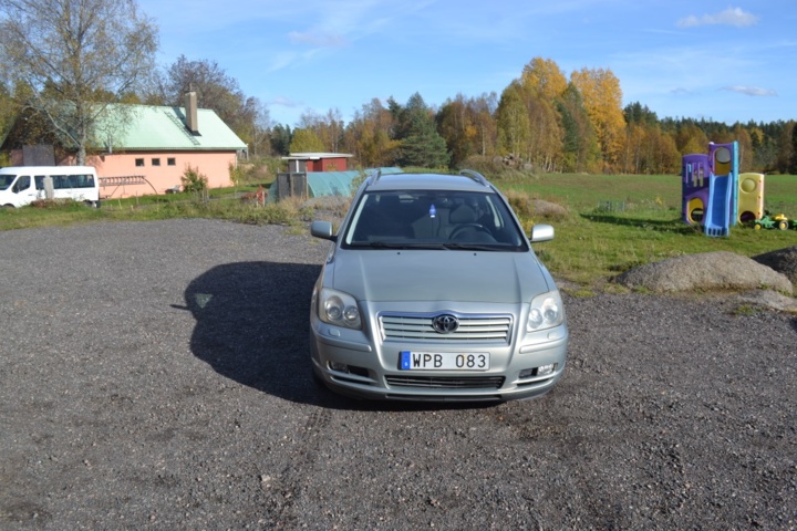 943821-10 Toyota Avensis Kombi 1.8 VVT-i - 2005