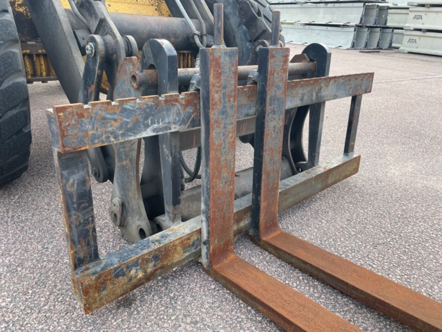 768183-21 Loader Volvo L70