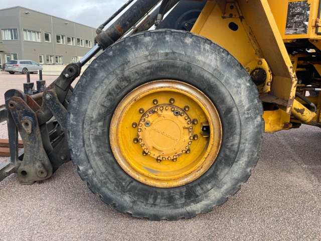 768183-22 Loader Volvo L70